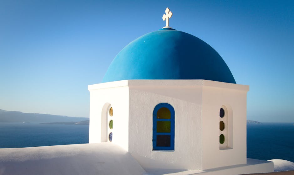 Santorini Dome Hotels With White Ceilings and Ocean Walls